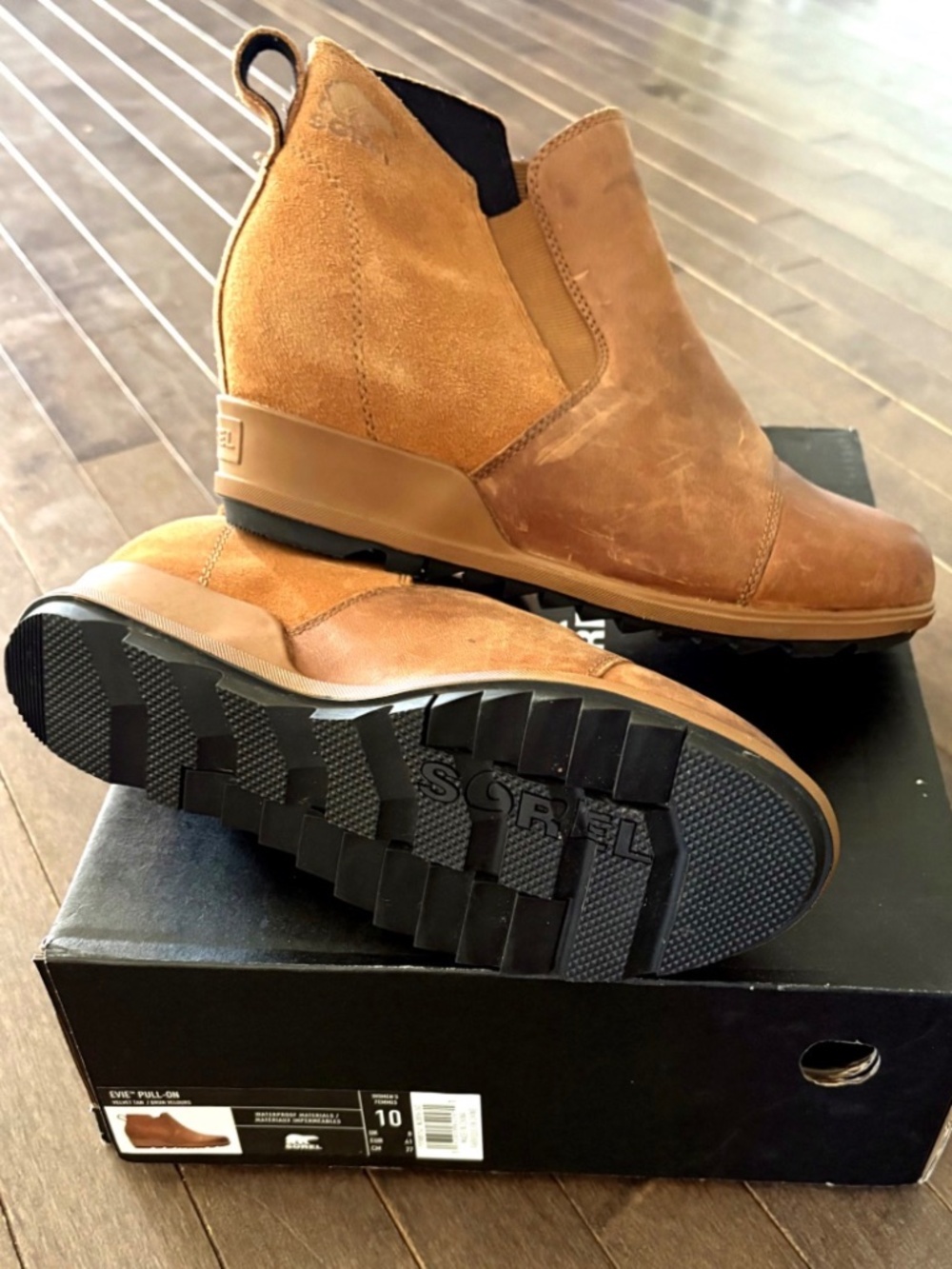 SOREL - EVIE pull on - Stylish heeled ankle boots